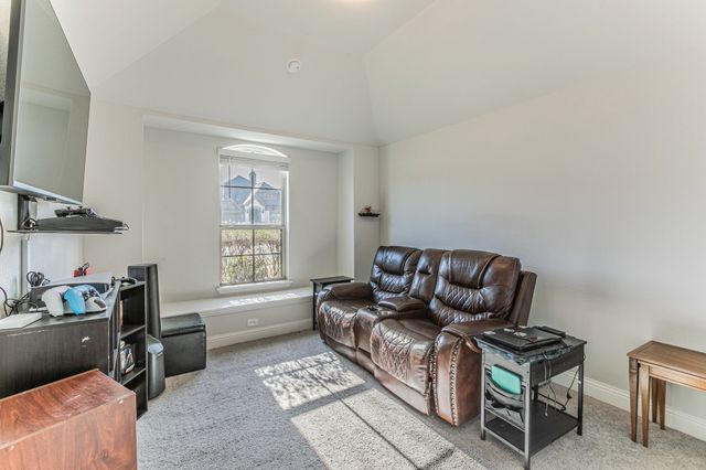 325 Woodhaven Trail, Mcgregor, TX 76657