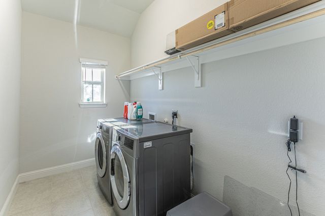 325 Woodhaven Trail, Mcgregor, TX 76657