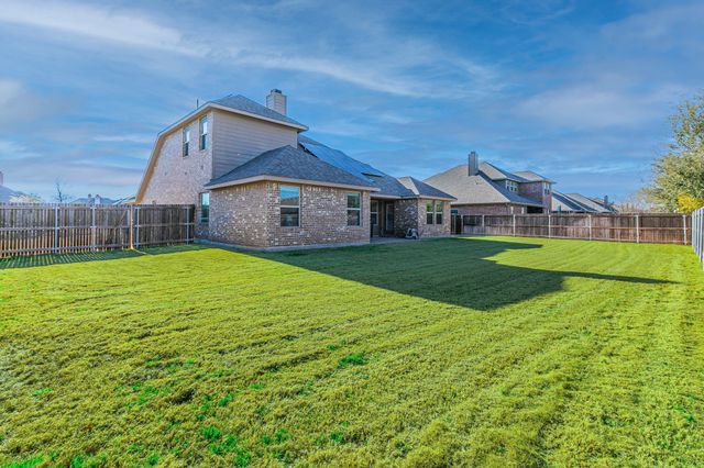 325 Woodhaven Trail, Mcgregor, TX 76657