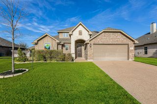 325 Woodhaven Trail, Mcgregor, TX 76657