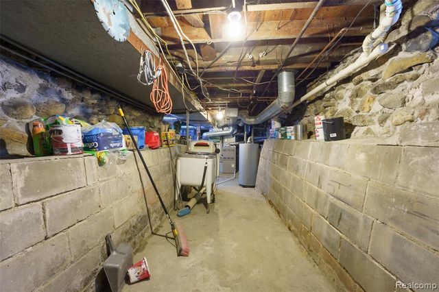 421 West Street, Howell, MI 48843