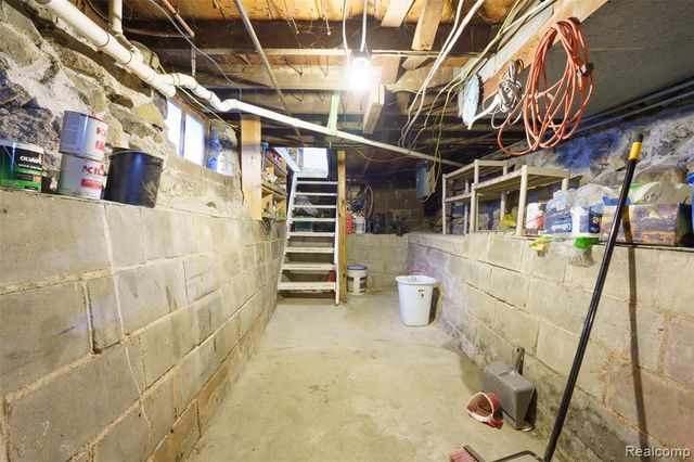 421 West Street, Howell, MI 48843