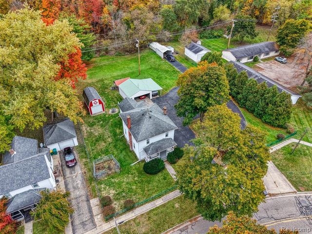 421 West Street, Howell, MI 48843