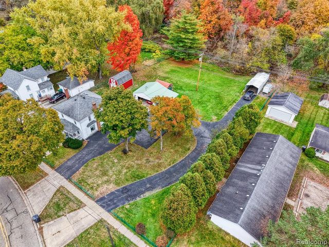 421 West Street, Howell, MI 48843