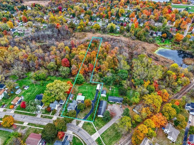 421 West Street, Howell, MI 48843