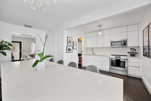 5555 Ludlam Rd 41, South Miami, FL 33155