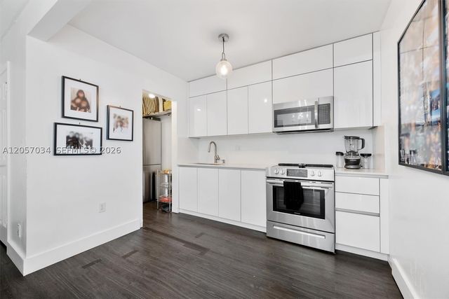 5555 Ludlam Rd 41, South Miami, FL 33155