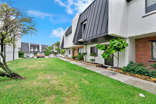 5555 Ludlam Rd 41, South Miami, FL 33155