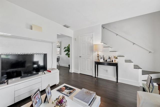 5555 Ludlam Rd 41, South Miami, FL 33155