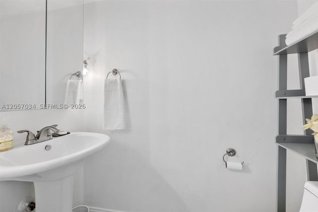5555 Ludlam Rd 41, South Miami, FL 33155