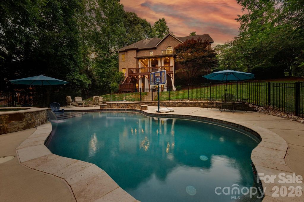 817 Savile Lane 29, Fort Mill, SC 29715