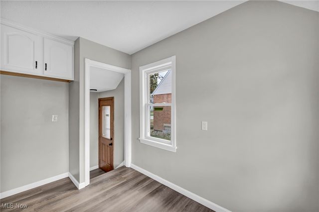 334 Hawthorne St, Elyria, OH 44035