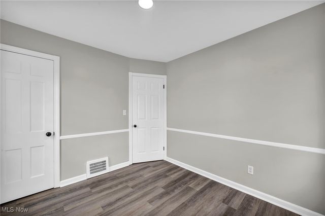 334 Hawthorne St, Elyria, OH 44035