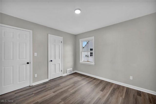 334 Hawthorne St, Elyria, OH 44035