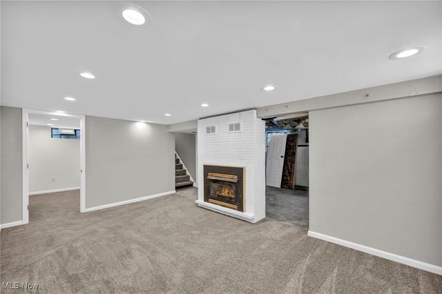 334 Hawthorne St, Elyria, OH 44035