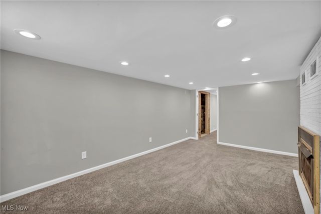 334 Hawthorne St, Elyria, OH 44035