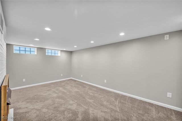 334 Hawthorne St, Elyria, OH 44035