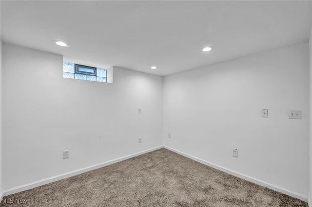 334 Hawthorne St, Elyria, OH 44035