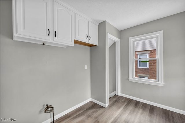 334 Hawthorne St, Elyria, OH 44035