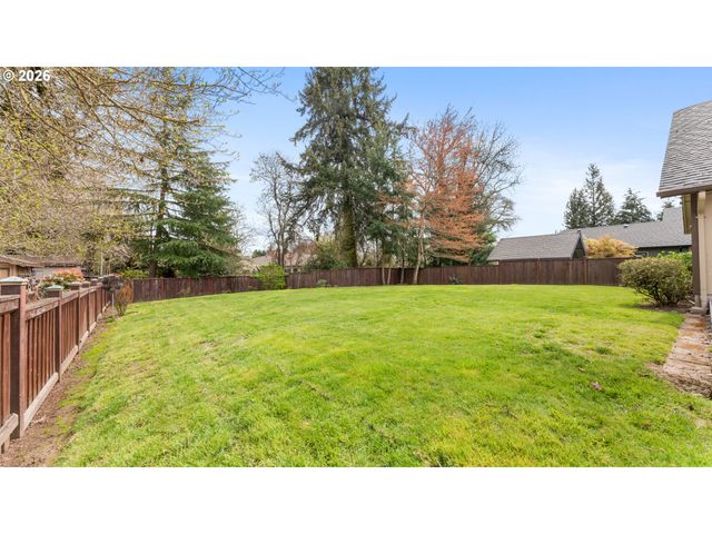 4393 ALTURA St, Eugene, OR 97404