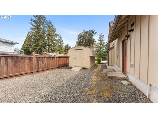 4393 ALTURA St, Eugene, OR 97404