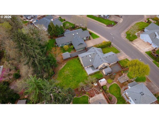 4393 ALTURA St, Eugene, OR 97404