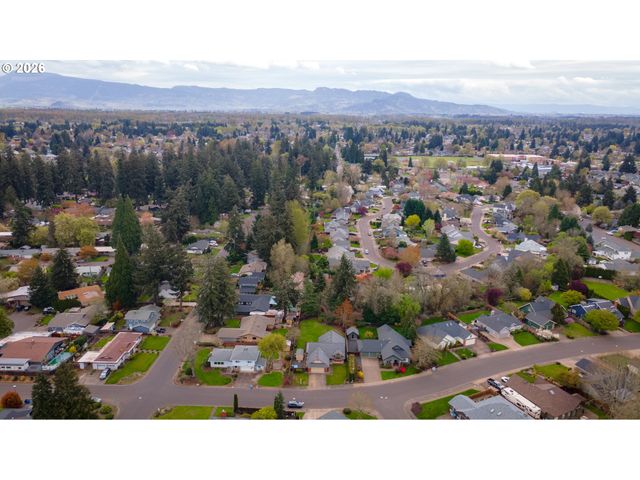 4393 ALTURA St, Eugene, OR 97404