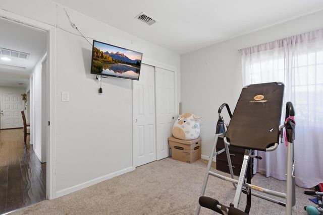 1022 Fleda Ave, Olivehurst, CA 95961