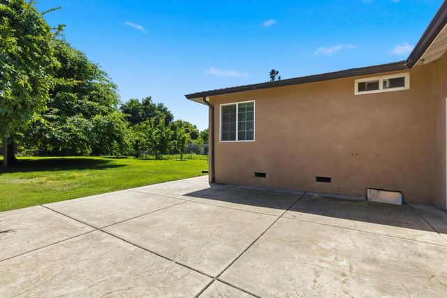 1022 Fleda Ave, Olivehurst, CA 95961