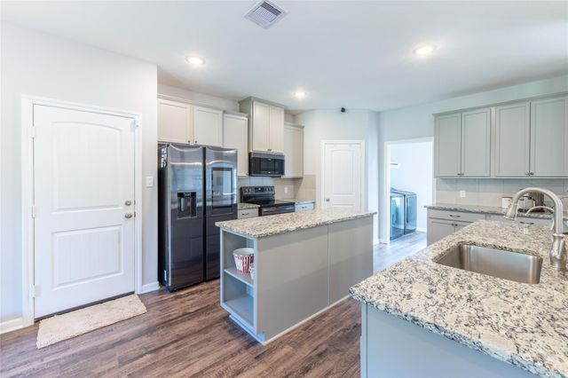 120 Sanctuary Road, Huntsville, TX 77340