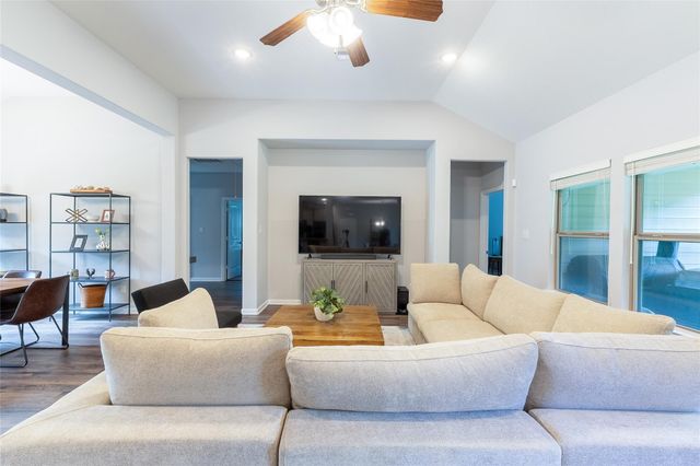 120 Sanctuary Road, Huntsville, TX 77340