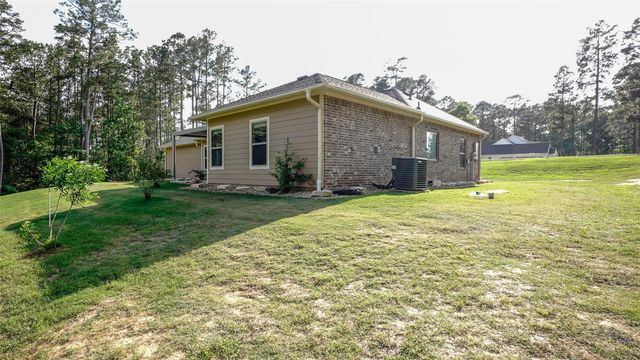 120 Sanctuary Road, Huntsville, TX 77340