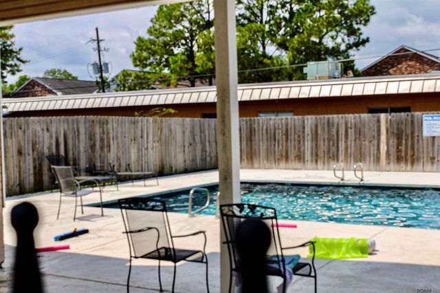 4154 Jefferson Woods Dr, Baton Rouge, LA 70809