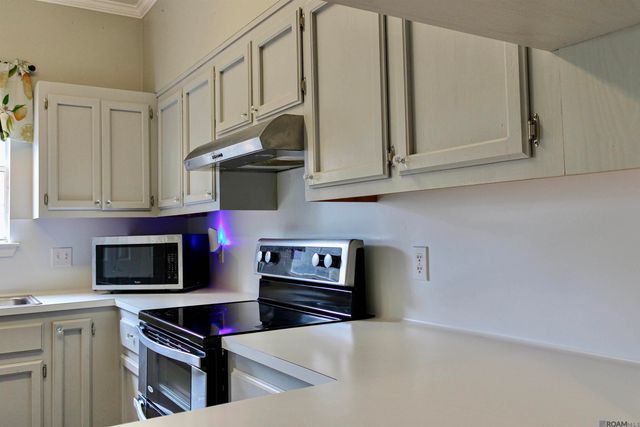 4154 Jefferson Woods Dr, Baton Rouge, LA 70809