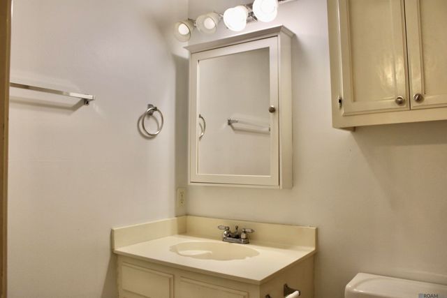 4154 Jefferson Woods Dr, Baton Rouge, LA 70809