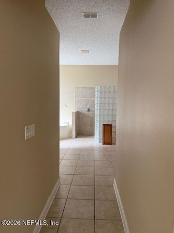 2044 OAK GLEN Road, Jacksonville, FL 32218