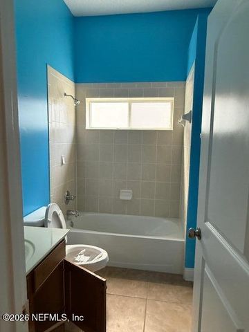 2044 OAK GLEN Road, Jacksonville, FL 32218