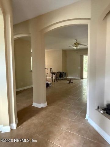 2044 OAK GLEN Road, Jacksonville, FL 32218