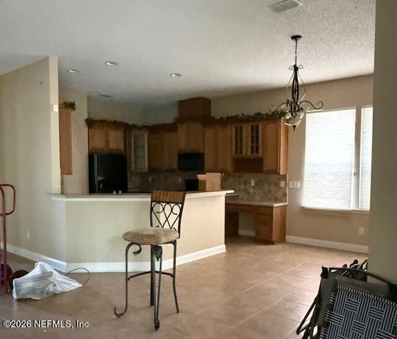 2044 OAK GLEN Road, Jacksonville, FL 32218