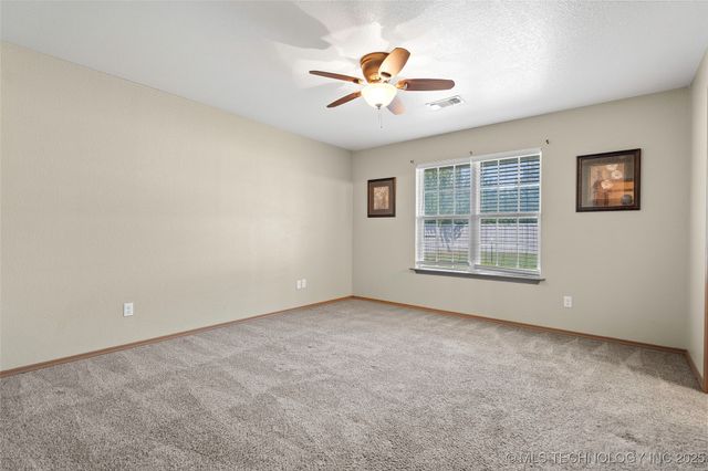 1320 Evergreen Street, Lone Grove, OK 73443