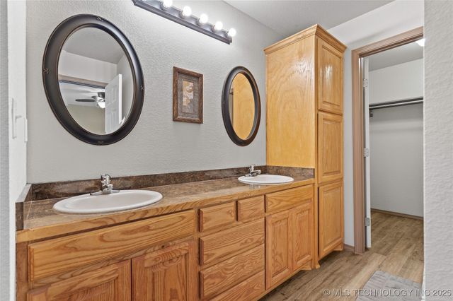 1320 Evergreen Street, Lone Grove, OK 73443