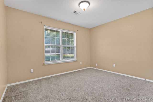 1320 Evergreen Street, Lone Grove, OK 73443