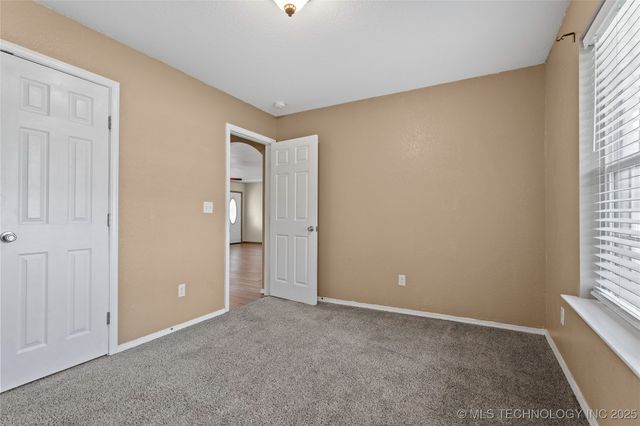 1320 Evergreen Street, Lone Grove, OK 73443