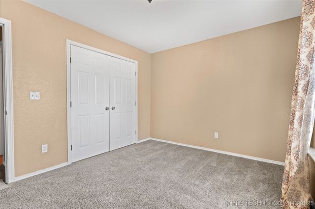 1320 Evergreen Street, Lone Grove, OK 73443