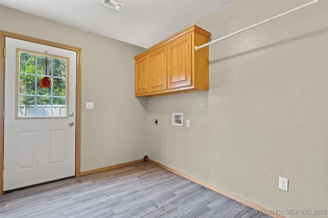 1320 Evergreen Street, Lone Grove, OK 73443