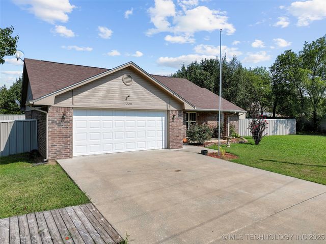1320 Evergreen Street, Lone Grove, OK 73443