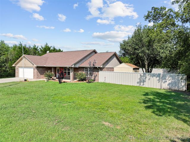 1320 Evergreen Street, Lone Grove, OK 73443