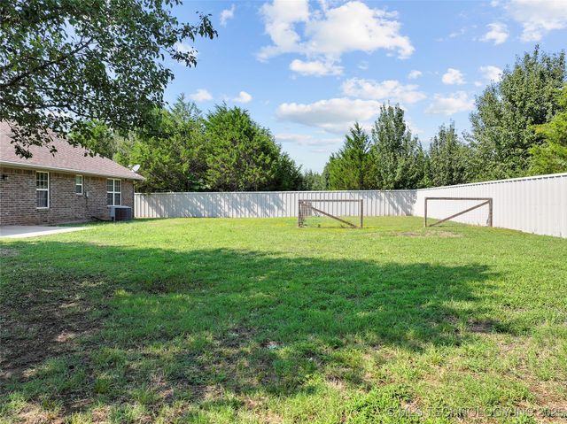 1320 Evergreen Street, Lone Grove, OK 73443