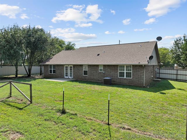 1320 Evergreen Street, Lone Grove, OK 73443