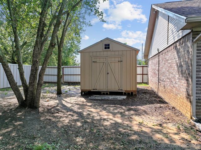 1320 Evergreen Street, Lone Grove, OK 73443